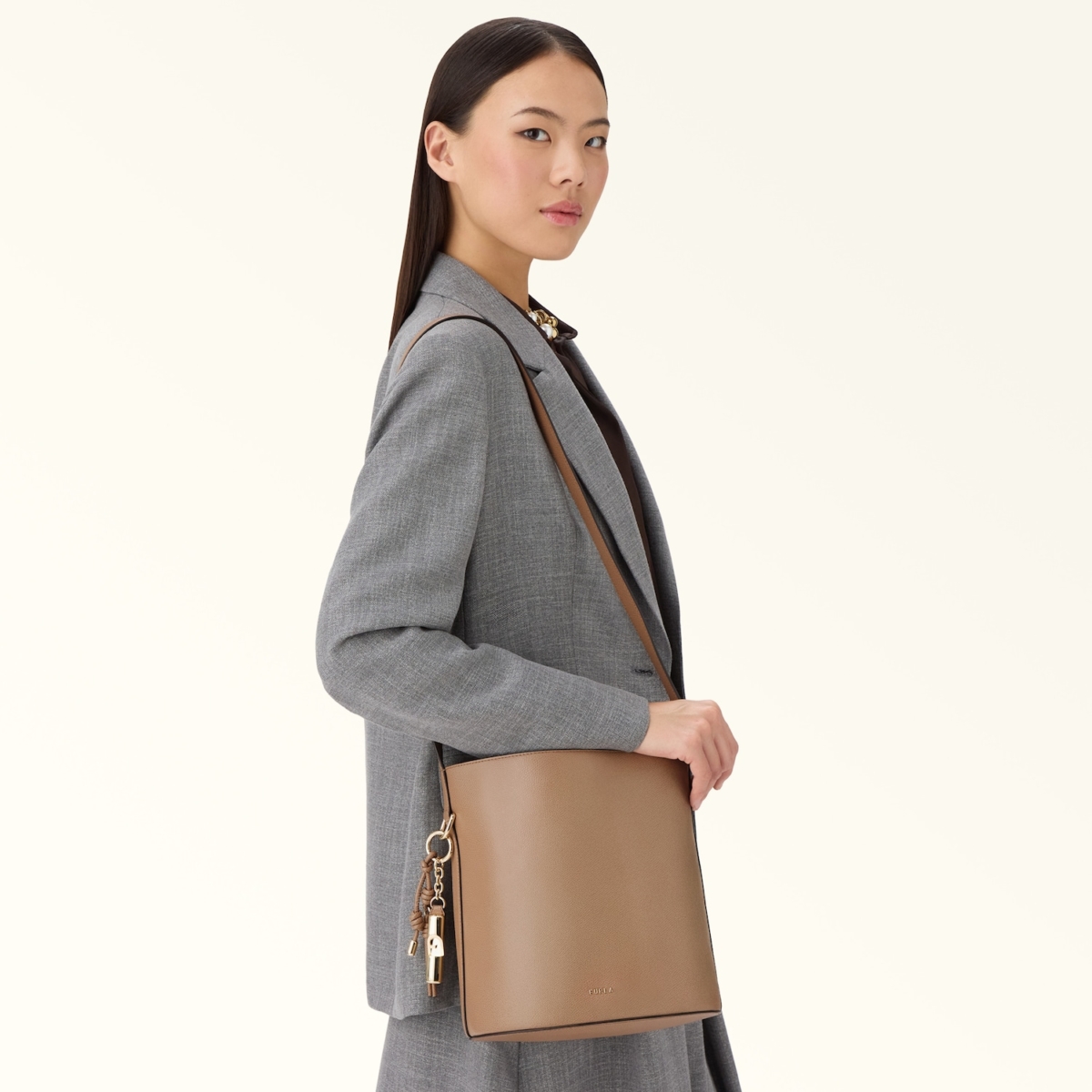 Furla borsa secchiello in pelle "Roxie" Beige WB01875.4489S TOFFEE - immagine 7
