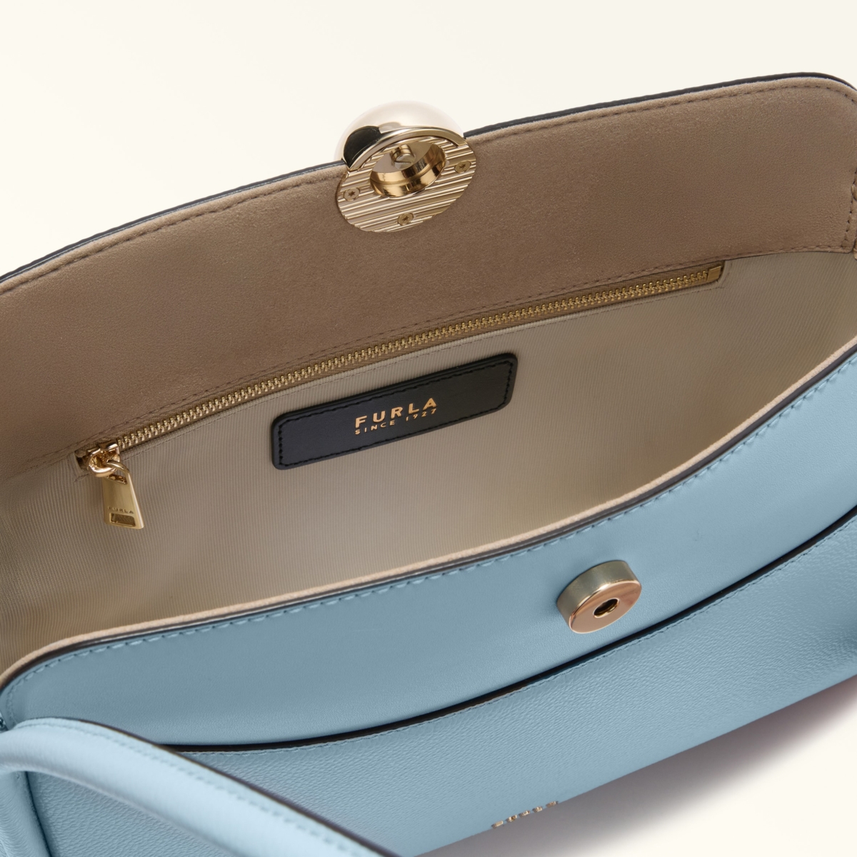 Furla borsa a spalla in pelle "Nicole" Azzurro WB01883.CDZ00 CARTA DA ZUCCHER - immagine 5
