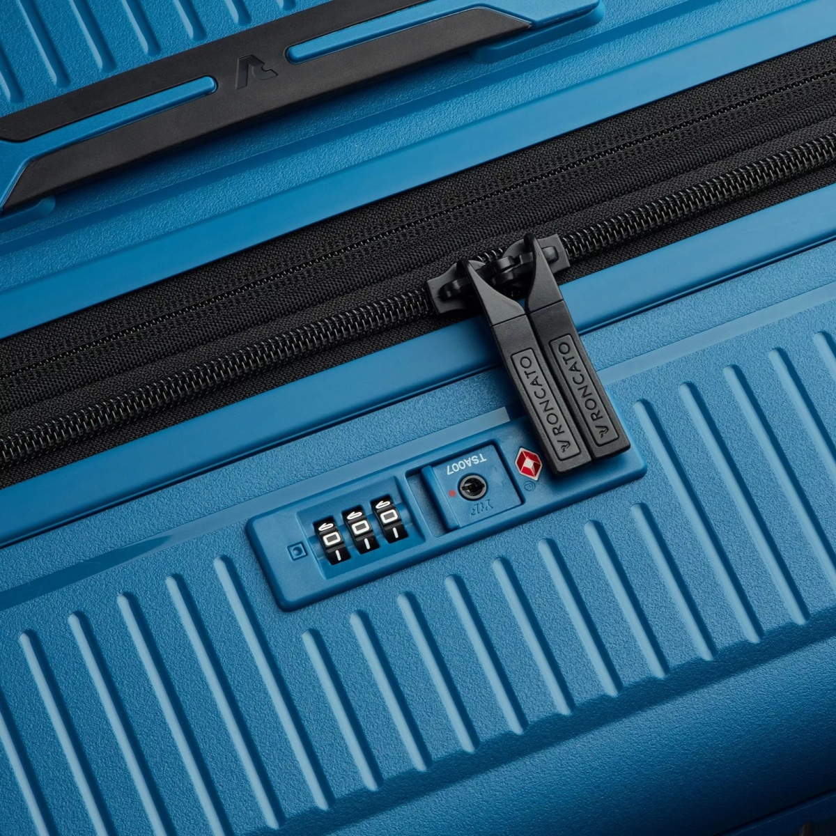 Roncato trolley medio in polipropilene "Arcade" Azzurro 418402.58 DENIM - immagine 7